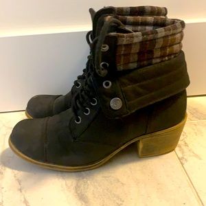 Roxy fall boots, size US8